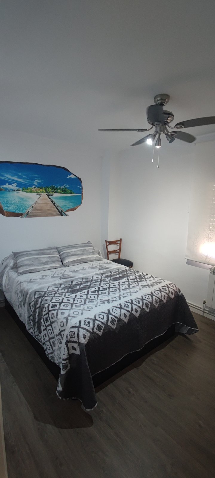 Dormitorio principal del apartamento turístico